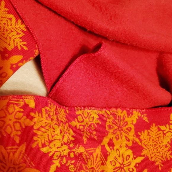 NWT Moda International Women’s MEDIUM Sweater Full Zip Attached Scarf Sn… - Picture 12 of 12